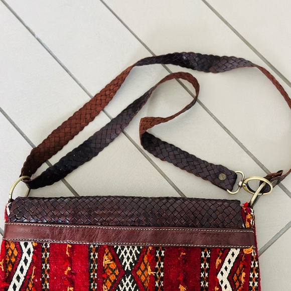 Vintage Kilim Moroccan Shoulder bag with leather fringe - Picture 8 of 8